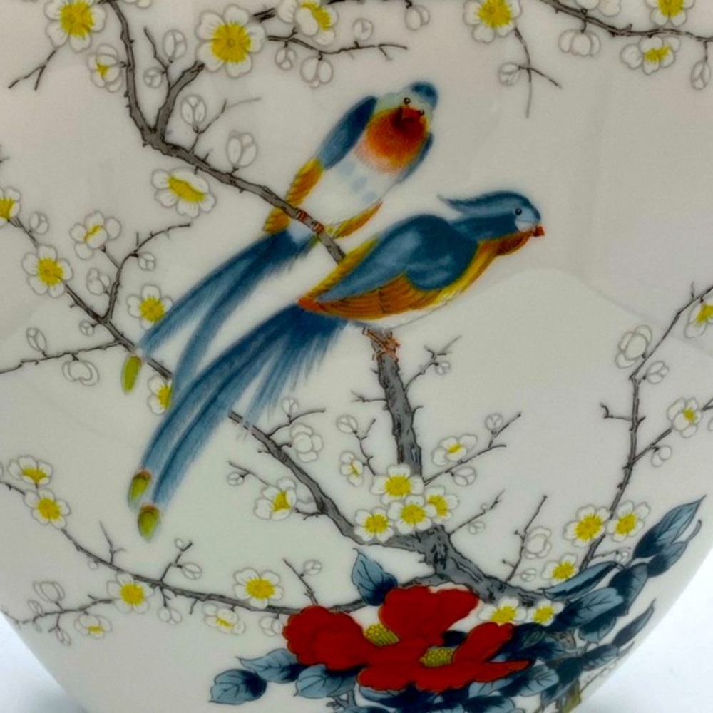 Jay Of Japan, Vintage Fine China White Case With A Birds And Flower Motif Vase - Picture 6 of 7